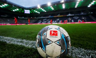 Bundesliga hap kampionatin me tifoz