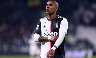Douglas Costa nuk po shitet – Juventus detyrohet ta mbajë atë