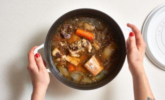 Lëngu i kockave të ziera si mënyrë për të rritur sasinë e kolagjenit