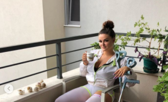 Enca lëndohet dhe i nënshtrohet një operimi