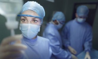 Mjekët nuk mund t’ju ndihmojnë nëse keni këtë ndërlikim nga COVID-19, thotë studimi