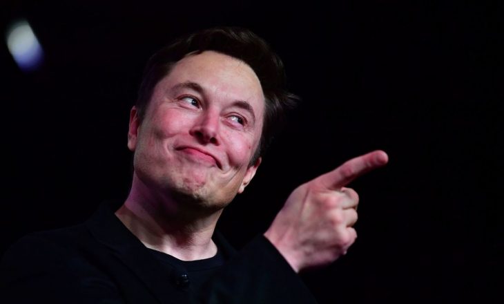 Elon Musk për pandeminë: “Situatë pa fitore”