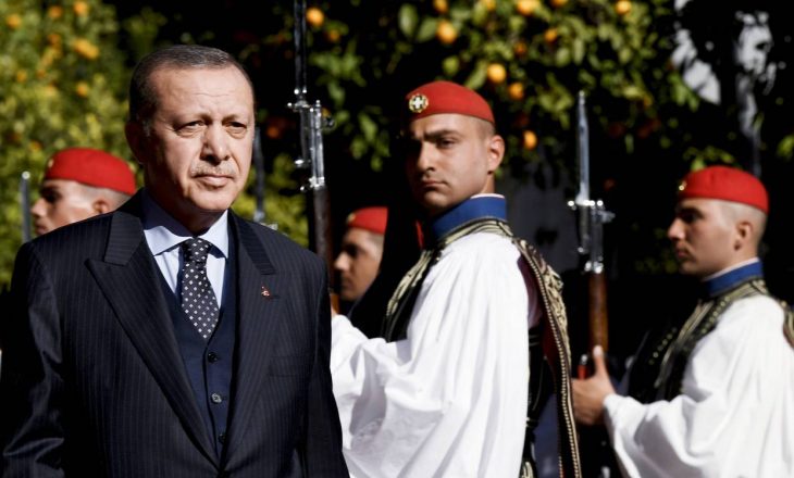 Presidenti turk kërcenon Greqinë