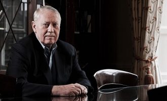 Miliarderi që deshi të vdesë pa asnjë cent në xhep – zyrtarisht trokë