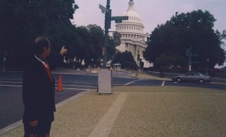 Hoti nga Uashingtoni publikon një foto të Rugovës në Shtëpinë e Bardhë