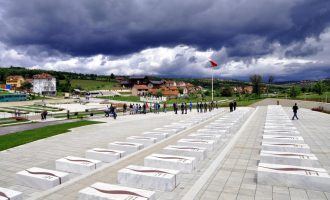 Thaçi për Prekazin: Burim frymëzimi që të punojmë pareshtur për shtetin tonë