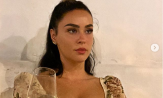 Imazhet e para të fëmijërisë së Xhensila Myrtezajt janë ato që dokumentojnë dashurinë saj për muzikën