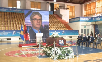 Kryeministri Hoti në mbledhjen komemorative të gazetarit Sulejman Gashi: Ishte ndër më të zgjedhurit e kohës së tij