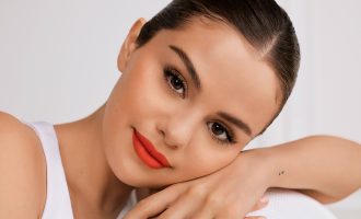 Selena Gomez për shëndetin mendor: “Ndihesha e pashpresë deri kur kërkova ndihmë”