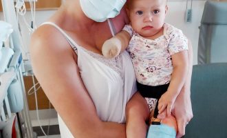 Maddie Brown Brush për amputimin e këmbës së vajzës 1-vjeçare: “Nuk ishte vendim i lehtë”