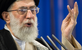 Lideri suprem i Iranit: Emiratet e Bashkuara Arabe tradhtuan botën islame