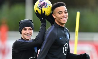 Phil Foden dhe Mason Greenwood përjashtohen na skuadra e Anglisë