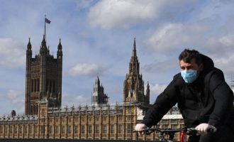 Në Londër kundërshtohen masat e reja anti-COVID
