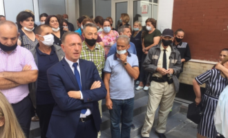 Mbahet protesta – Punëtorët teknikë në spitale paralajmërojnë bojkotim të punës