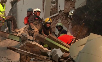 1 muaj që nga shpërthimi në Bejrut – shpëtuesit hetojnë rrahje  të zemrës nën rrënoja