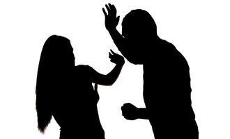 Fushë Kosovë: Burri sulmon fizikisht gruan