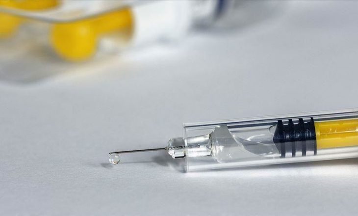 Oxfordi rifllon testet për vaksinën anti-COVID