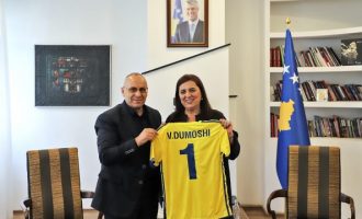 Ministrja Dumoshi: Stadiumi i ri kombëtar të ndërtohet me partneritet publiko – privat