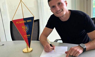 Xhaka vazhdon kontratën me zviceranët e Basel