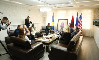 Dumoshi: kemi ndarë 12.5 milionë euro për stadiumin “Adem Jashari” në Mitrovicë