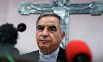 Një grua italiane arrestohet për shkak të skandalit në Vatikan