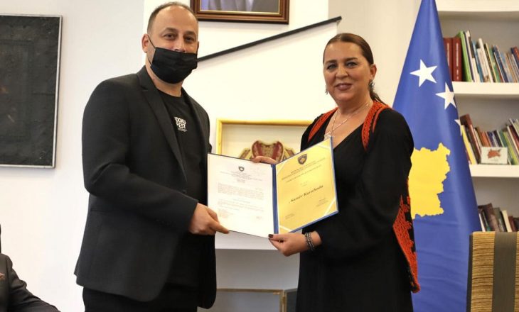 Ministrja Dumoshi ndau çmimet vjetore për kinematografi “Bekim Fehmiu”, për vitin 2019