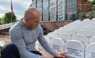 Haradinaj viziton Lybeniqin, kujton dy-vjeçarin e vrarë nga forcat serbe