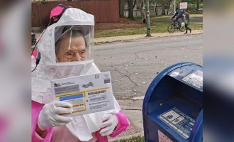 As pandemia globale nuk e ndali dot këtë 102-vjeçare të votojë