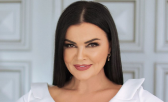 Eli Fara flet për martesën, mëmësinë dhe divorcin që në moshë të re