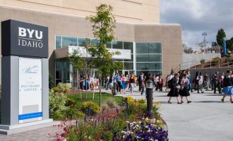 Disa studentë mund të jenë infektuar qëllimisht me COVID-19