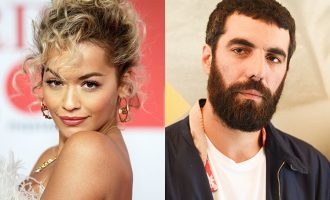 Rita Ora nxit thashëthëme pasi fotografohet me unazë në gishtin e fejesës