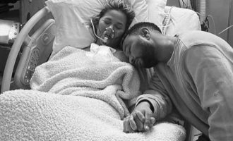 Mesazhi prekës i modeles pas humbjes së foshnjës