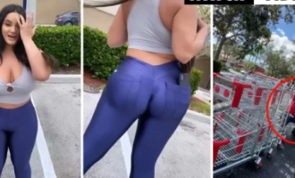 Modelja e TikTok vë telefonin në xhepin e pasmë për të kapur reagimet e njerëzve