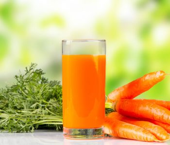 Pini një lëng karote