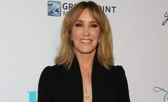 Felicity Huffman e ka paguar të plotë borxhin ndaj shoqërisë