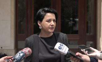 Pacolli thotë se vonesat për vaksinat i shkaktoi ndërrimi i qeverive