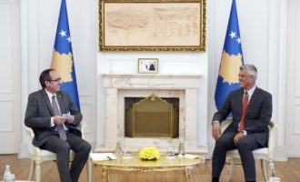 “Hoti është kryeministër i Thaçit dhe Mustafës”