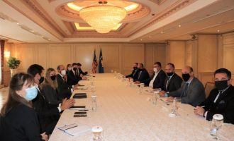Kuçi takohet me delegacionin amerikan, diskutojnë për fizibilitetin e Ujmanit