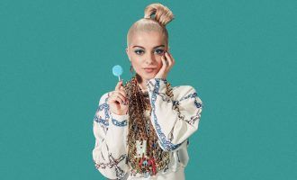 Bebe Rexha po debuton në industrinë e filmit si ‘hakere kompjuterësh’