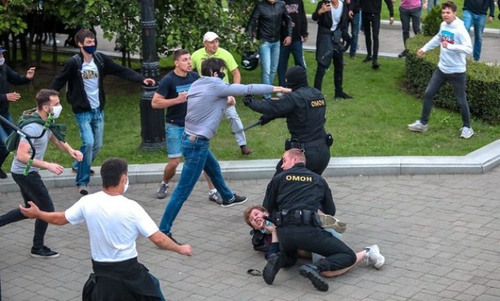 Bjellorusi: Arrestohen më shumë se 700 protestues