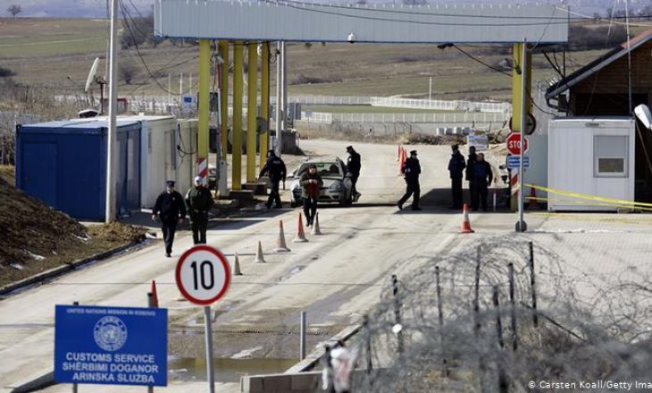 Politikani Kosovar: Kosova e Serbia duhet të bisedojnë për ripërcaktim të kufijve