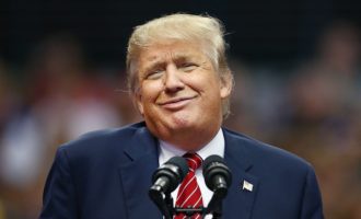 “Gripi është më vdekjeprurës se COVID-19” – Facebook fshin postimin e Trump-it