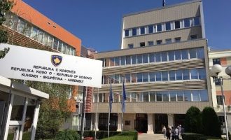 Tre ministra raportojnë sot në komisione parlamentare