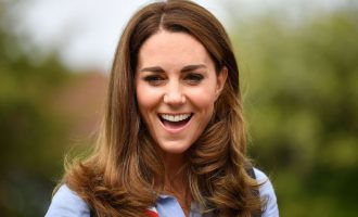 Dukesha Kate Middleton na mëson disa truqe se si të stilojmë rrobat