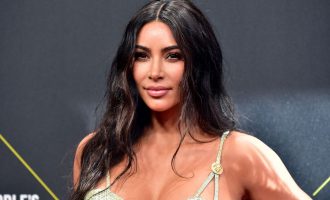 Kim Kardashian bën një donacion prej një milion dollarësh