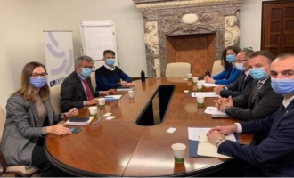 Ministri i Tregtisë takon drejtorin e CEFTA-s: Kërkon heqjen e emërtimit “UNMIK-Kosovo”