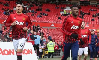 Manchester United pritet të transferoj dy mbrojtës në Serie A