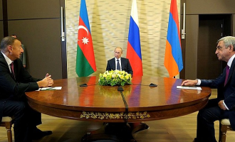 Putin fton ministrat e Jashtëm të Armenisë dhe Azerbajxhanit në Moskë