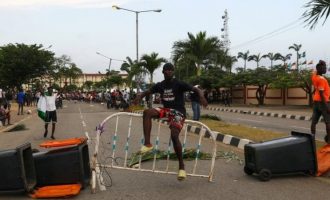 Vriten protestuesit në Nigeri
