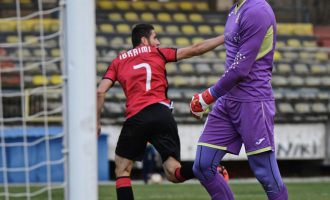 Shkëndija barazon, por ruan kryesimin